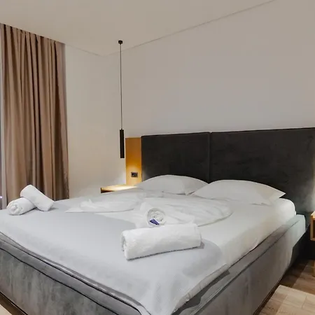 Vola 4* Σαράντα