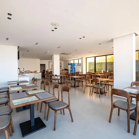 Vola 4* Σαράντα