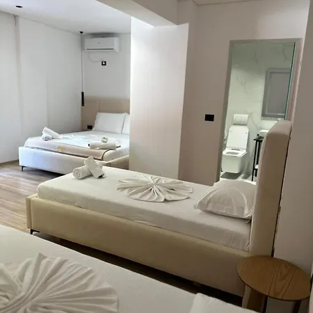 Vola Hotel 4*