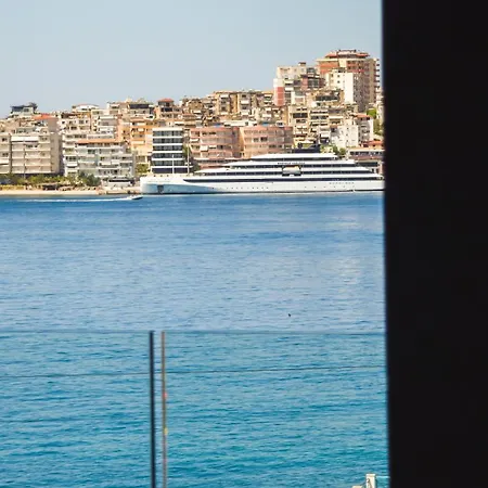 Vola Hotel 4*