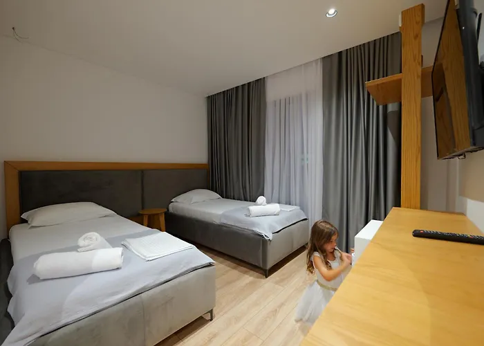 Vola Hotel 4*